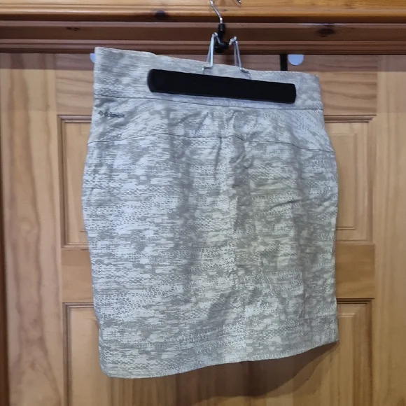 Columbia Neutral Patterned Mini Skort - Picture 4 of 7